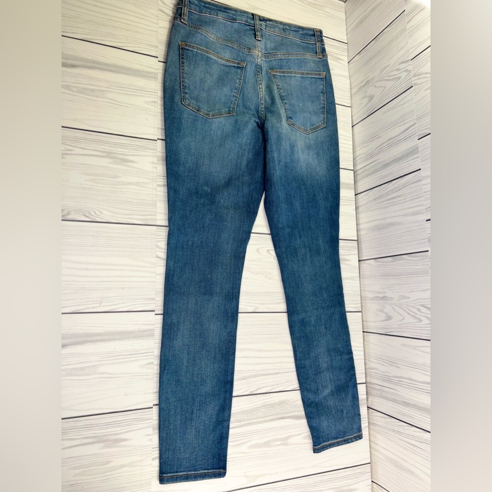 Universal Thread Blue Jeans - Picture 2 of 5